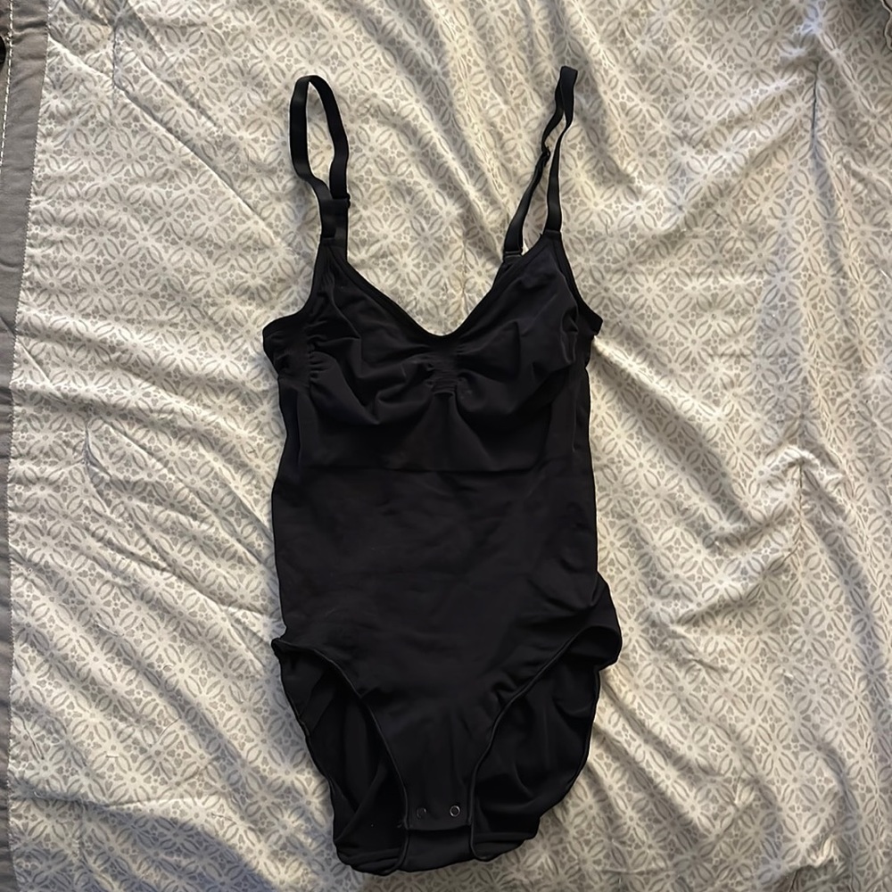 Skims shape wear.